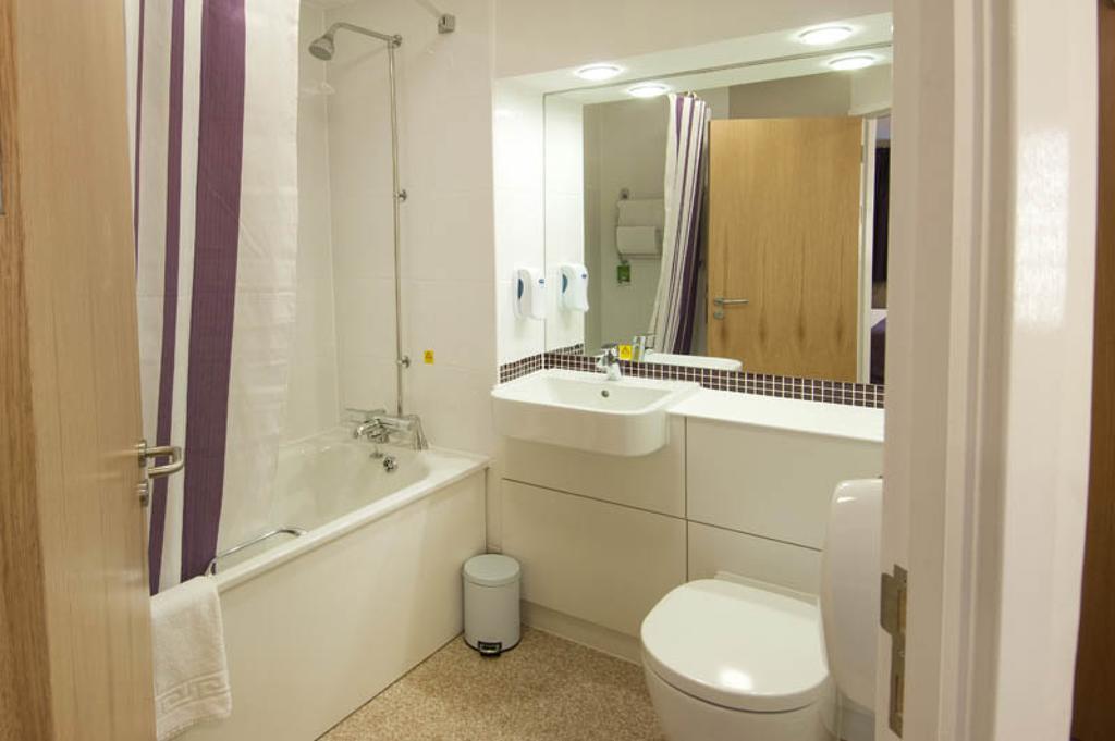 Premier Inn Glasgow - Cumbernauld Room photo