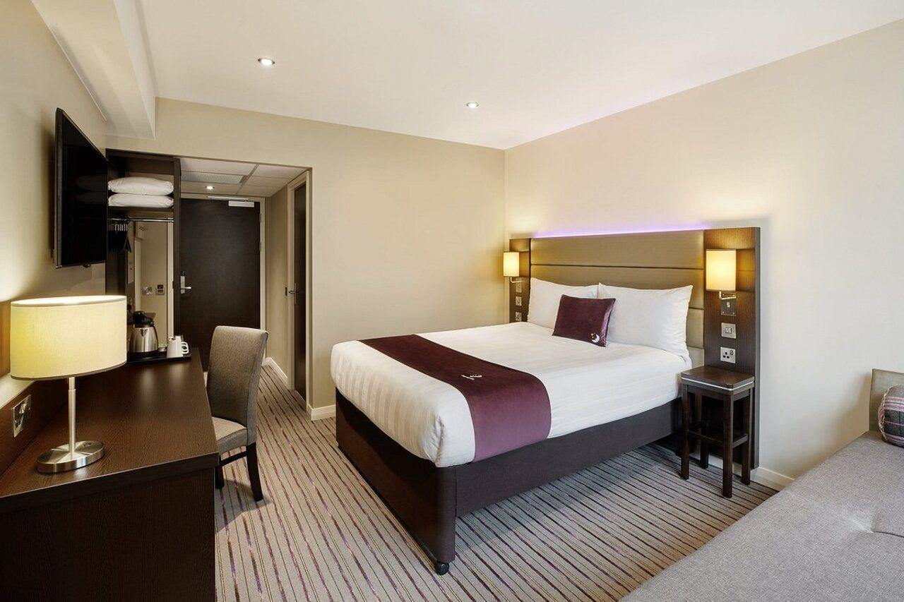 Premier Inn Glasgow - Cumbernauld Exterior photo
