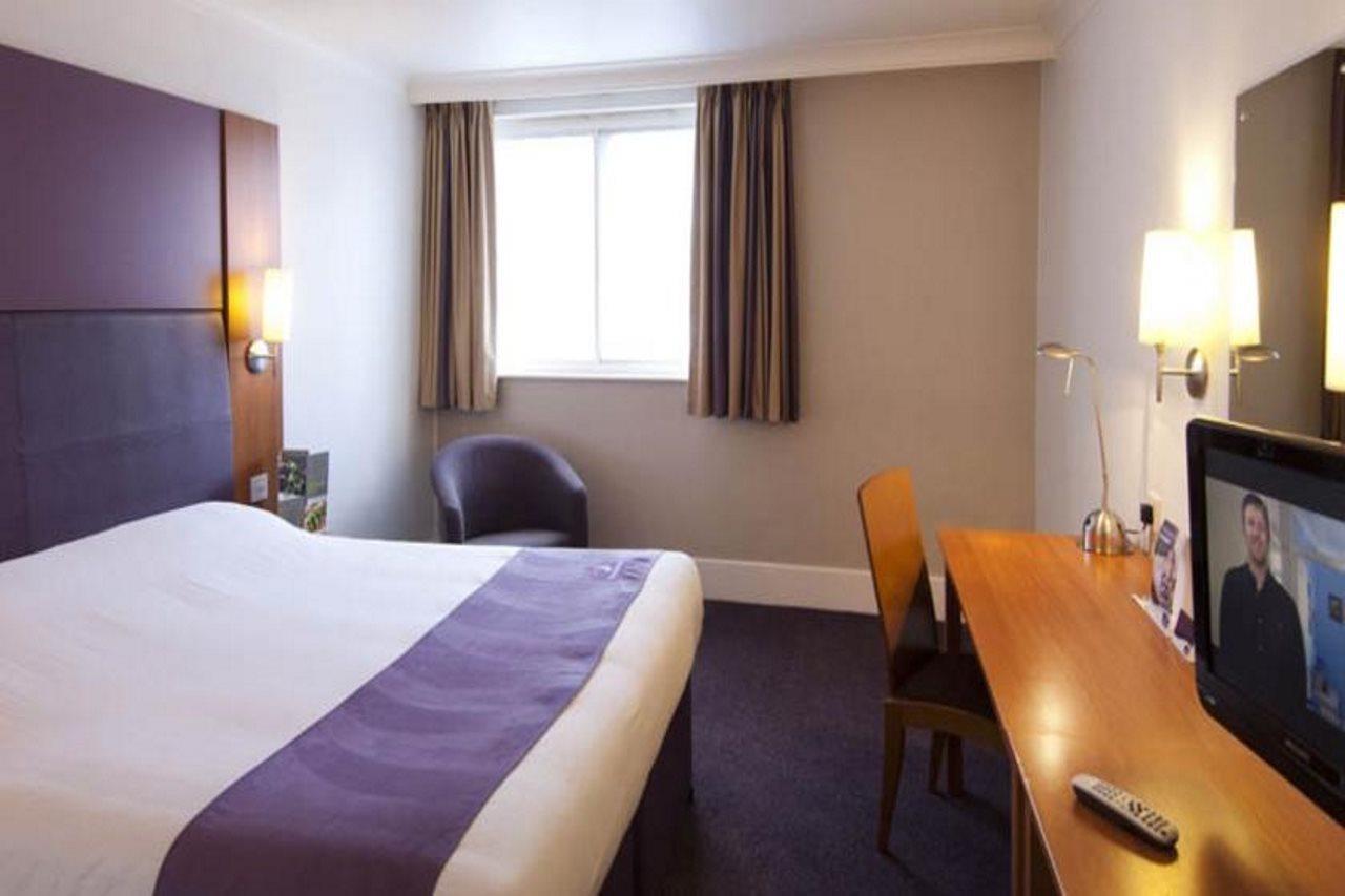 Premier Inn Glasgow - Cumbernauld Exterior photo