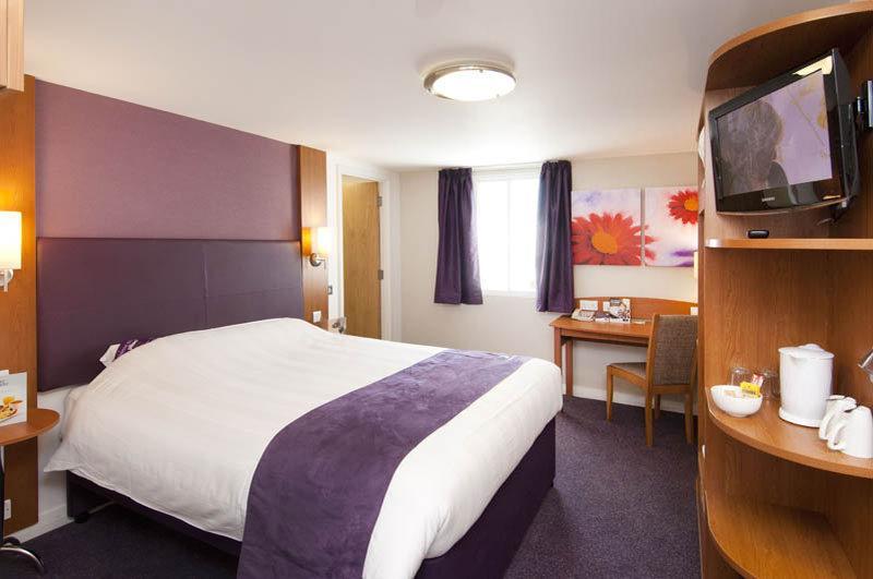 Premier Inn Glasgow - Cumbernauld Exterior photo