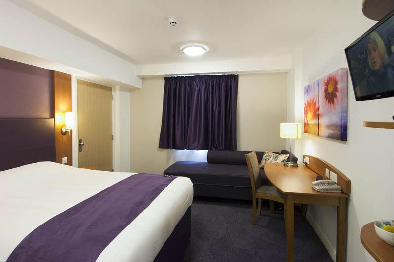 Premier Inn Glasgow - Cumbernauld Exterior photo